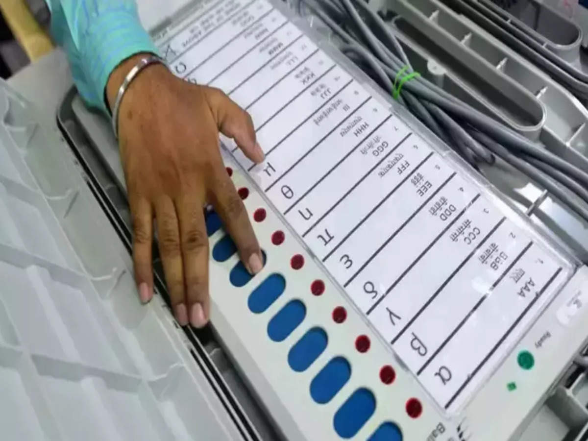 Election Commission: Difficult to hold 2022 assembly polls if EVMs not  freed for re-use | India News - Times of India