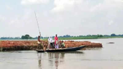 Bihar: Flood situation grim in Champaran, Gopalganj