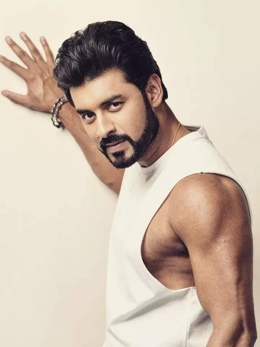 Dapper looks of DBD host Ankush Hazra | Times of India