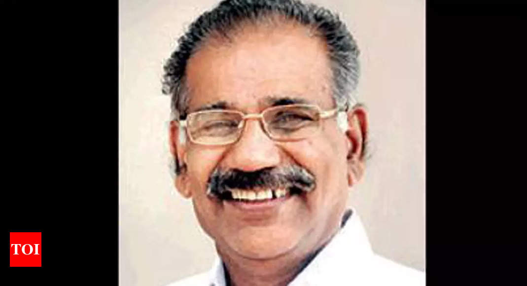 Kerala: Minister A K Saseendran all for physical meetings