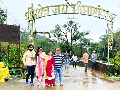 Namita shares a major throwback picture clicked by Boman Irani from teenage days