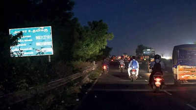 Accidents wait along dark highways off Chennai