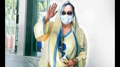 Mumbai: Saira Banu returns home from hospital