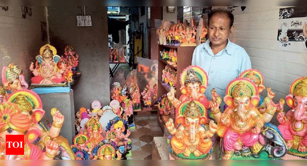 K'taka: Vendors hike Ganesha idol prices to recover losses