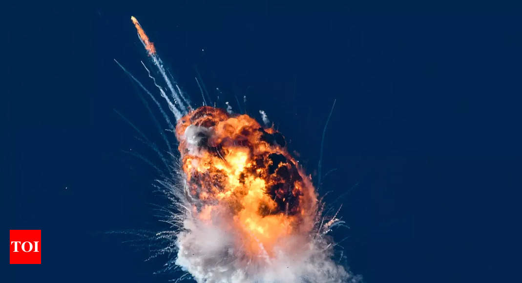 Firefly Aerospace's Alpha rocket explodes during debut launch