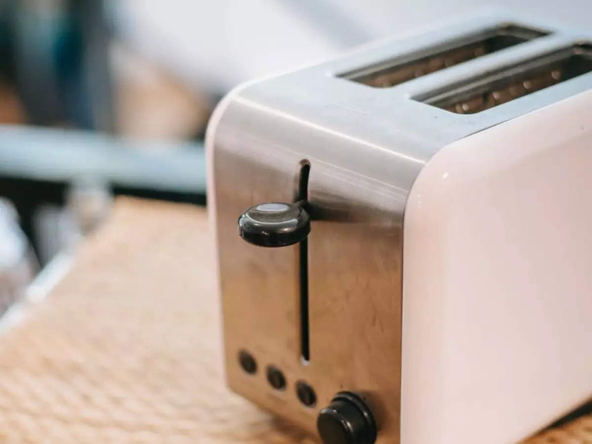 Toasters: How To Use A Toaster For Crisp &amp; Tasty Bread? | Most Searched Products - Times of India