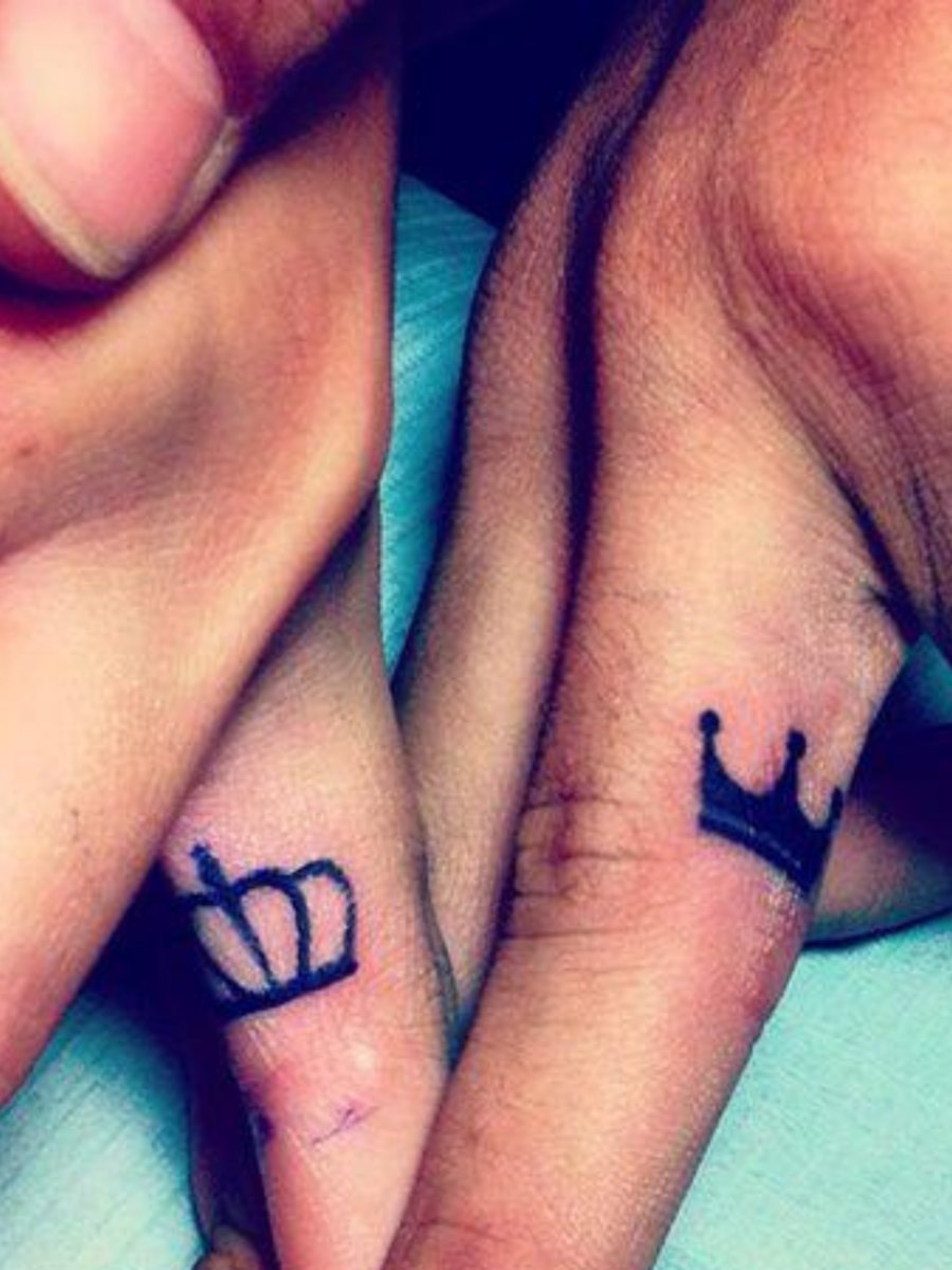 matching king and queen tattoo finger｜TikTok Search