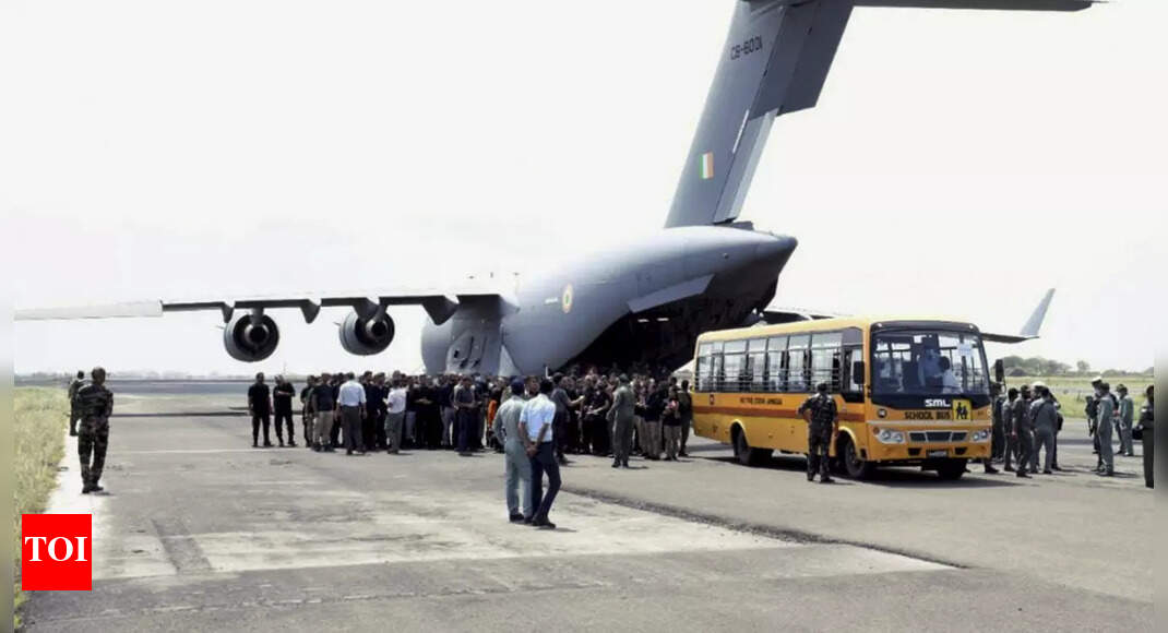 India provides refuge to former Afghan governor, 4 others