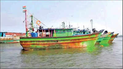 Chennai: High diesel prices, poor returns force big fishing boats to remain  moored ashore in Kasimedu harbour