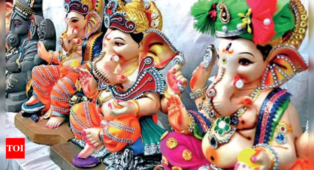 Andhra Pradesh: Row erupts after Guntur civic officials shift Ganesh ...