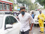 Riteish Deshmukh, Rohit Shetty and others attend Akshay Kumar’s mother funeral