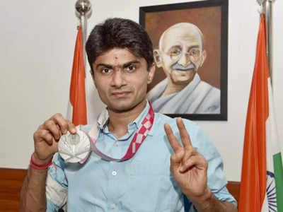 Multi-tasker Noida DM Suhas Yathiraj says his Paralympic silver shows sports and academics can co-exist