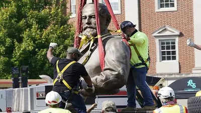 Statue of General Robert E. Lee comes down in Virginia capital