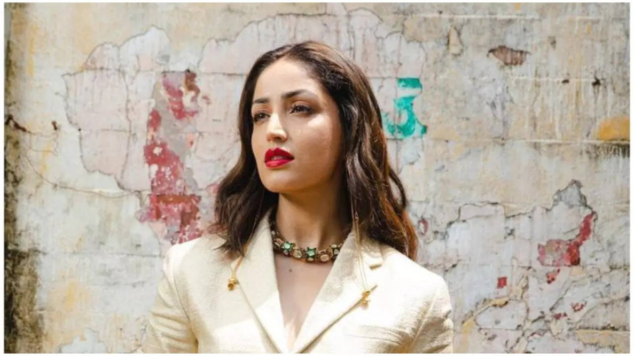 Yami Gautam finds the perfect balance between contemporary and modern in  shades of white | Hindi Movie News - Times of India
