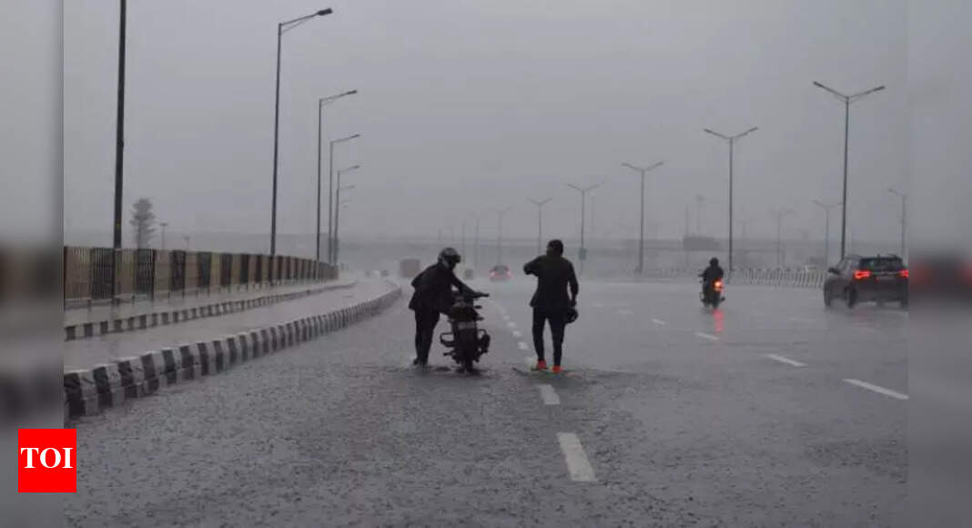 Delhi-NCR rain live: Waterlogging at IGI Terminal 3, several flights diverted