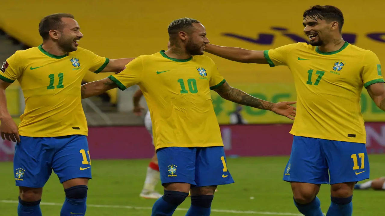 Brazil score twice in first half to beat Peru 2 0 in FIFA World Cup