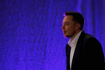 Russian space agency boss invites Musk for tea & space talks