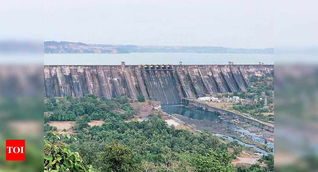 Five gates of Bhatsa dam in Thane opened after heavy rains | Thane News ...