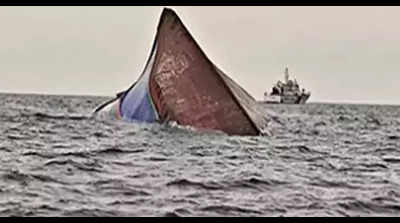 Boat mishap in Mangaluru: One fisherman missing