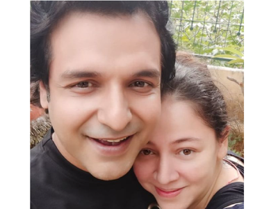 Vinay Anand shares a lovey-dovey photo with wife Jyoti Anand on her birthday