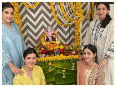 Shanaya Kapoor and mom Maheep join Ananya Panday's Ganesh Puja celebrations; See pics
