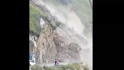 Landslide again blocks Kinnaur highway in Badhal in Shimla district