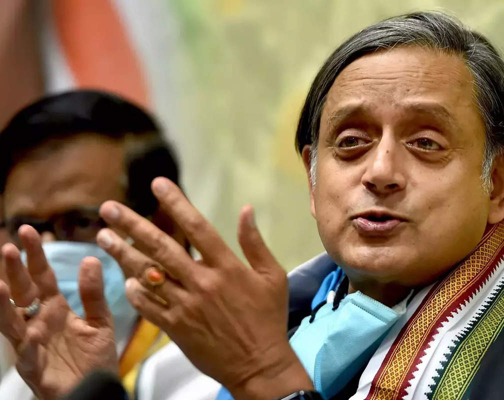 
Congress leader Shashi Tharoor backs Savarkar in syllabus
