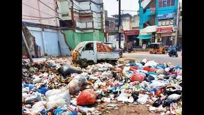 Garbage heap, overflowing drains posing risk to residents