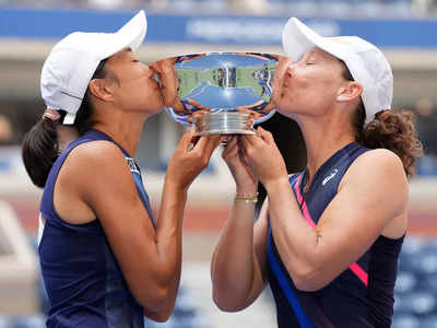 Samantha Stosur, Zhang Shuai win US Open women's doubles title