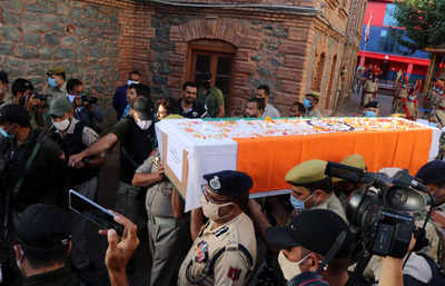 Srinagar terror attack: Mortal remains of J&K Police sub-inspector reaches Kupwara