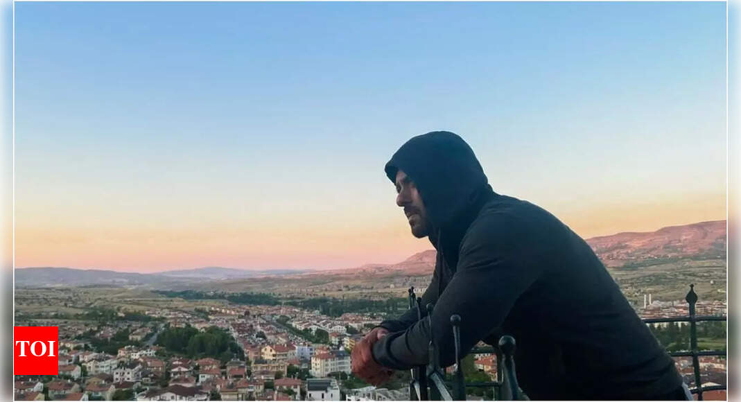Salman Khan enjoys sunrise in Cappadocia