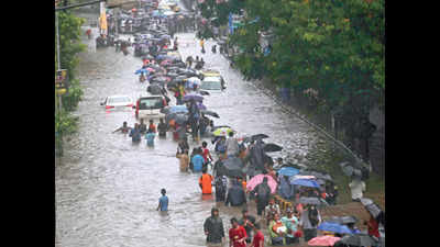 Weatherman says expect heavy rain in Mumbai, Thane