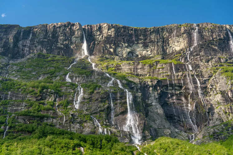 Vinnufossen (2838 ft), Norway