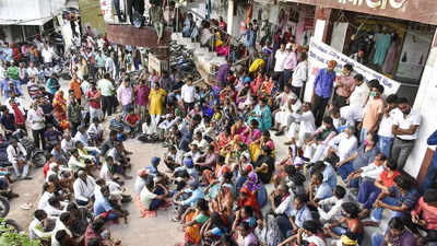 Patna stinks as sanitation workers continue strike