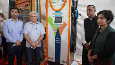 Delhi: Charging plaza at Nehru Place for electric vehicles to be ready in a month
