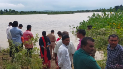 Amravati: 11 feared drowned after boat capsizes in Wardha river