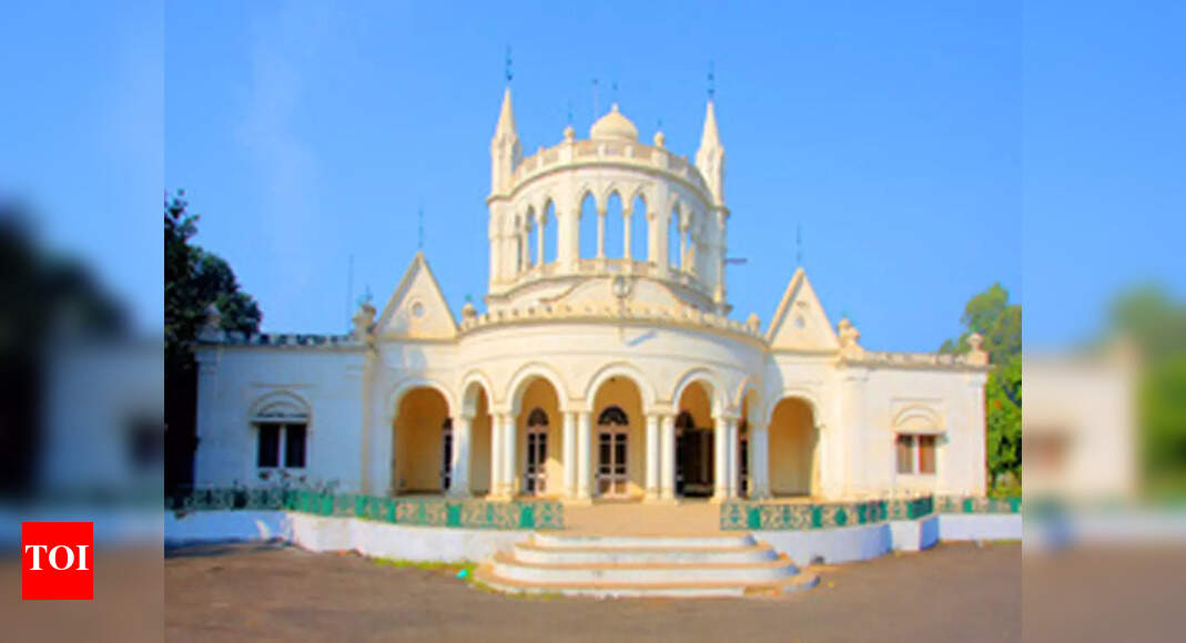 Experts for conservation and documentation of Sikh Architectural Heritage