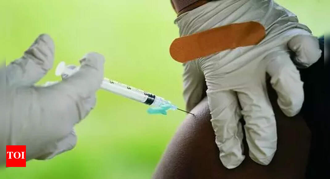 White House encouraging state, local Covid-19 vaccine mandates