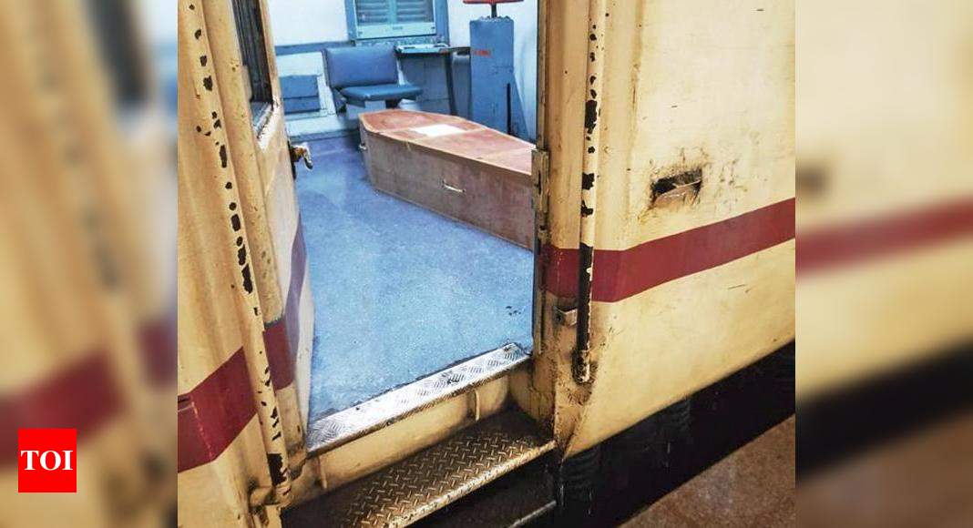 Body goes missing from coach of Mumbai-UP train