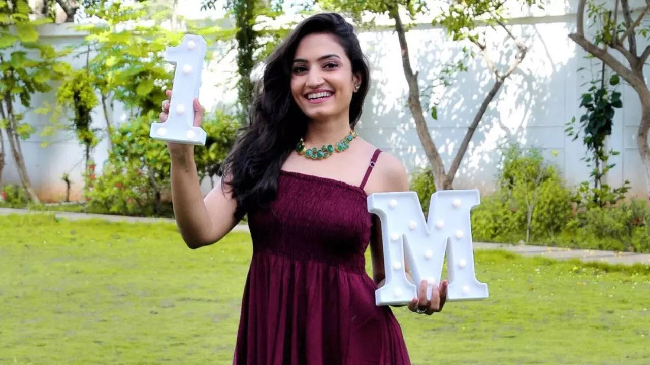 Vaishnavi Gowda garners 1 million followers on Instagram; celebrates the  milestone and thanks fans - Times of India