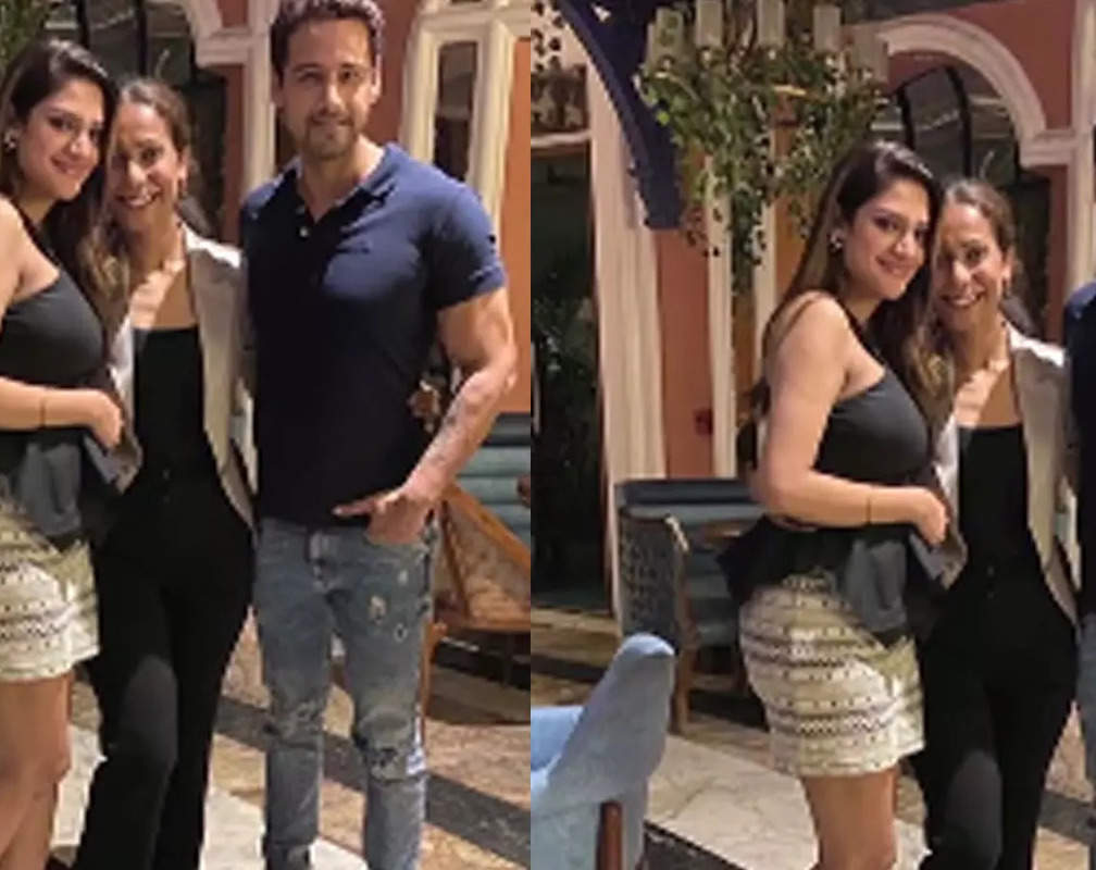 
Nusrat Jahan and Yash Dasgupta spotted together at dinner party

