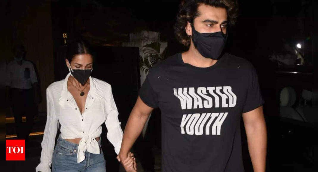 Malaika Arora Holds Beau Arjun Kapoor’s Hand As Both Enjoy A Dinner ...