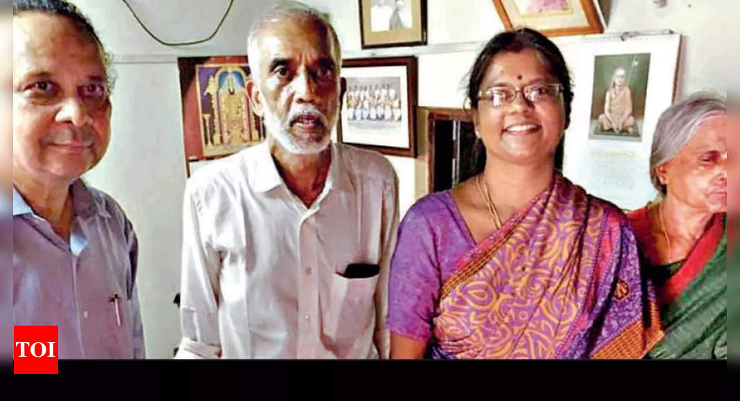 Thanu Padmanabhan was about to deliver a lecture at Kerala University