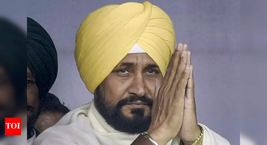 Live: Cong observers reach Punjab; Amarinder meets MLAs loyal to him ahead of CLP meet