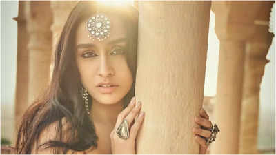 Shraddha Kapoor finds the right balance between traditional and contemporary