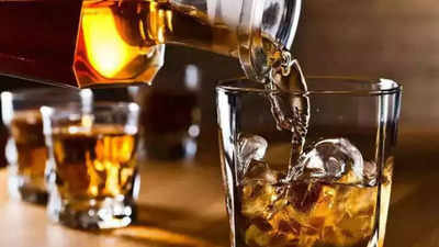 Delhi govt says cheers to Rs 9,000 crore from liquor bids