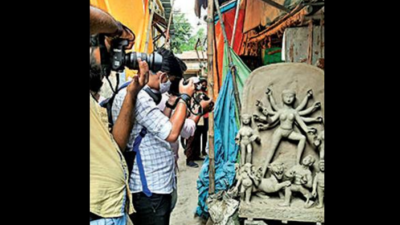 Kolkata: After Covid break, Kumartuli opens doors to shutterbugs for a fee