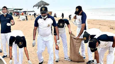 Gujarat: Mandvi beach freed of 1.5 tonnes of plastic waste
