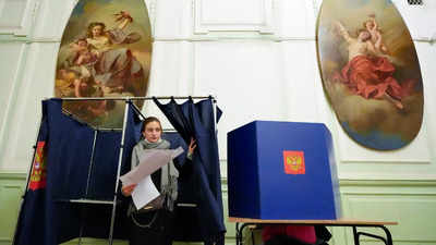 Communists, observers report violations in Russian election