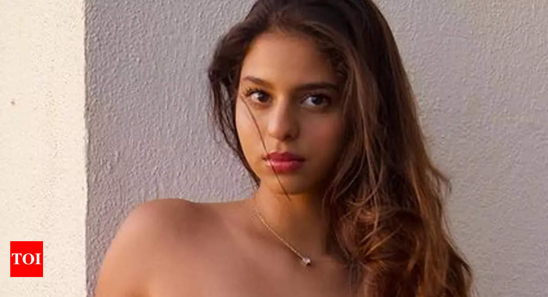 In Pics: Suhana Khan with her ₹3.54 lakh sling bag